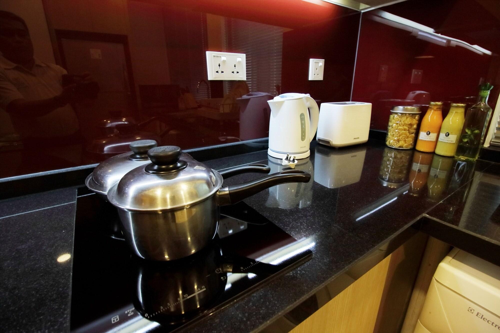 Somerset Хошимин Екстериор снимка A modern kitchen
