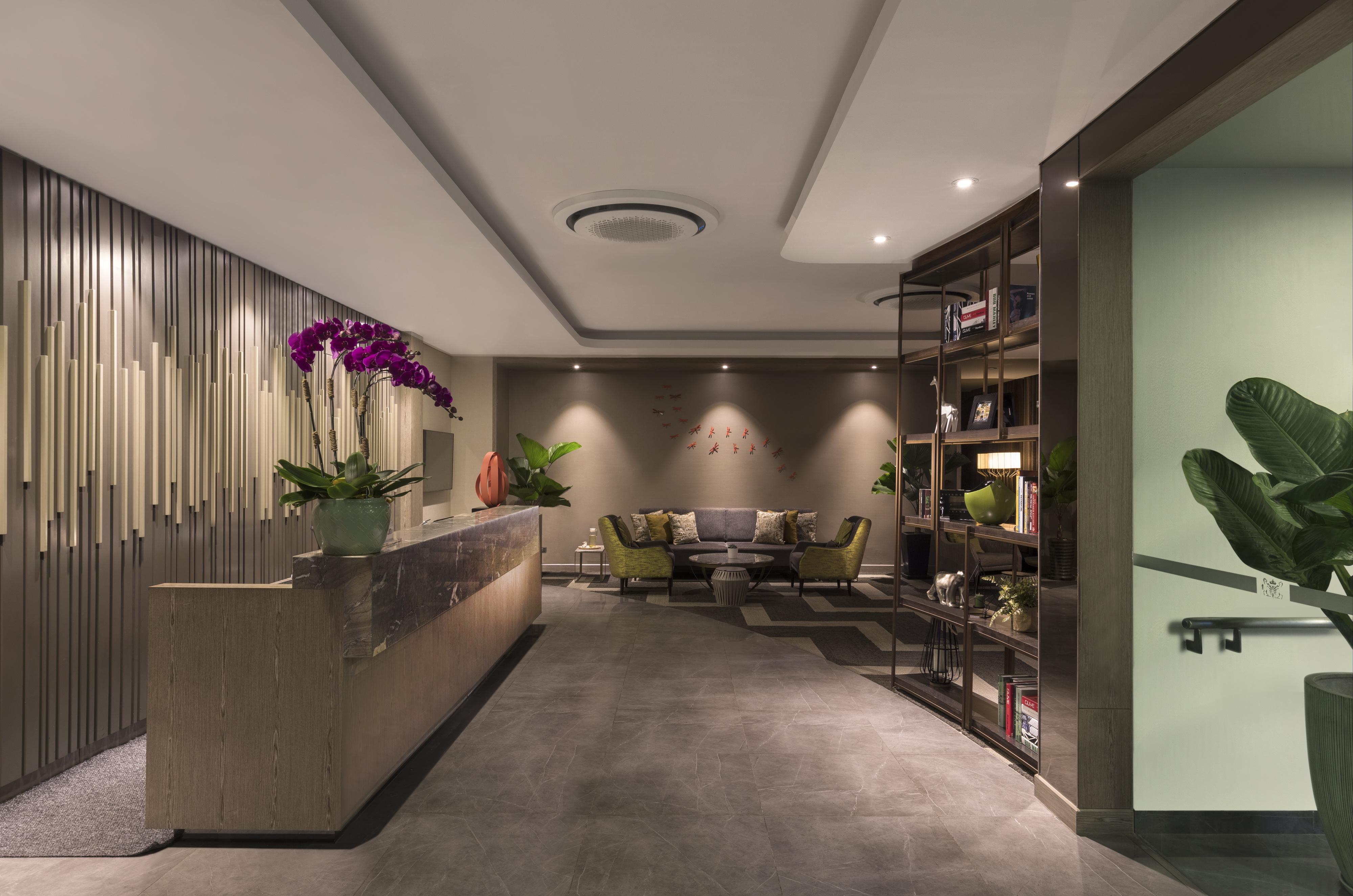 Somerset Хошимин Екстериор снимка The interior of the lounge